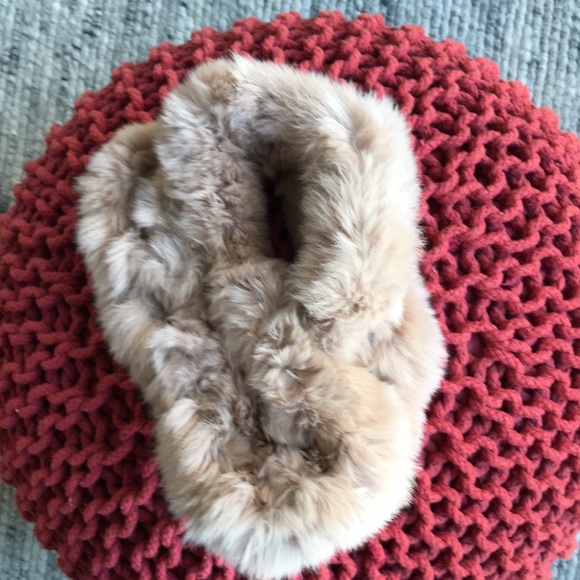 Beige mink scarf - Picture 6 of 10